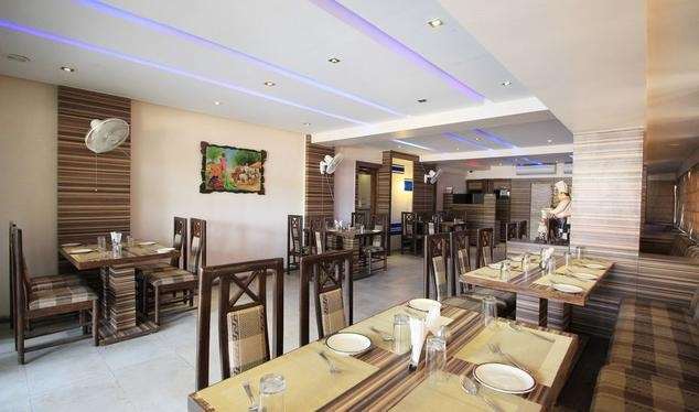 Hotel Eden Ahmedabad Restaurant foto